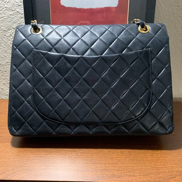 Chanel Classic Maxi Flap Quilted Lambskin Shoulder Bag - Picture 3 of 6